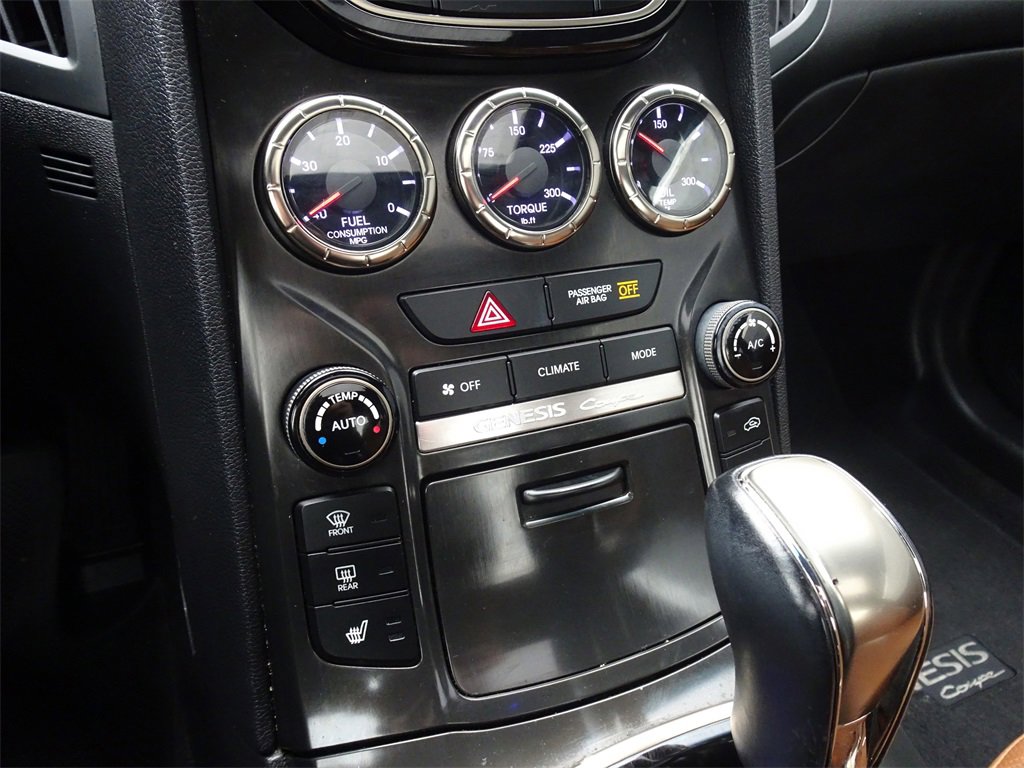 Used 2014 Hyundai Genesis 3.8 image 16