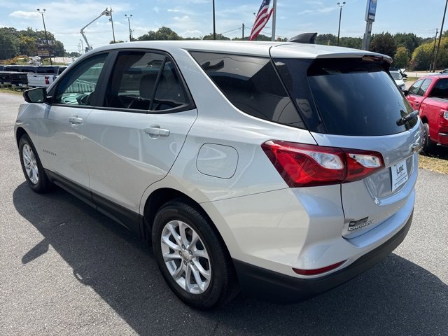 Used 2021 Chevrolet Equinox LS w/ LS Convenience Package image 4