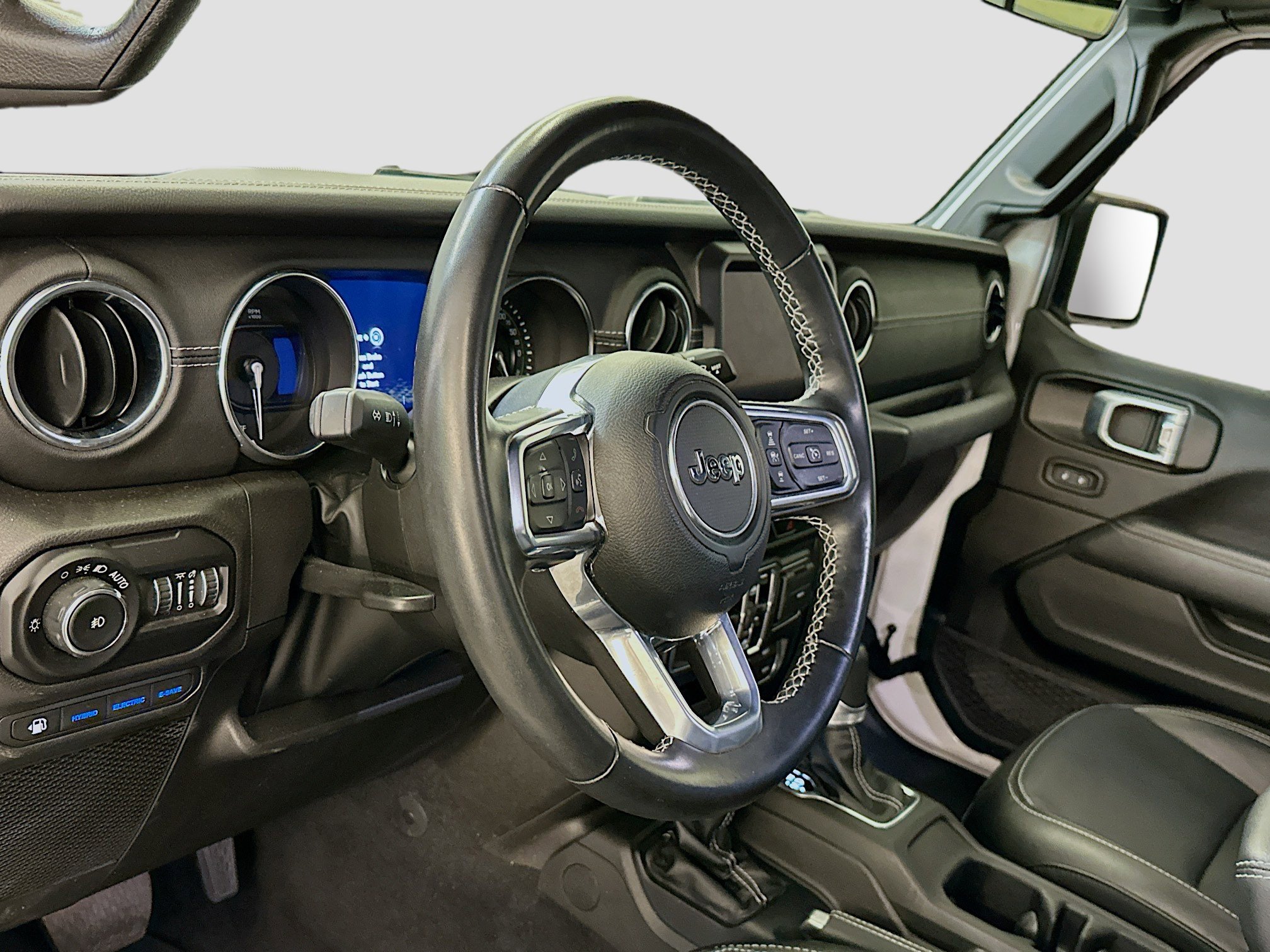 Used 2022 Jeep Wrangler Sahara w/ Safety Group image 18