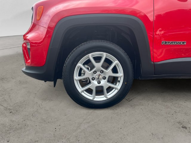 Used 2023 Jeep Renegade Latitude AWD/4WD image 14