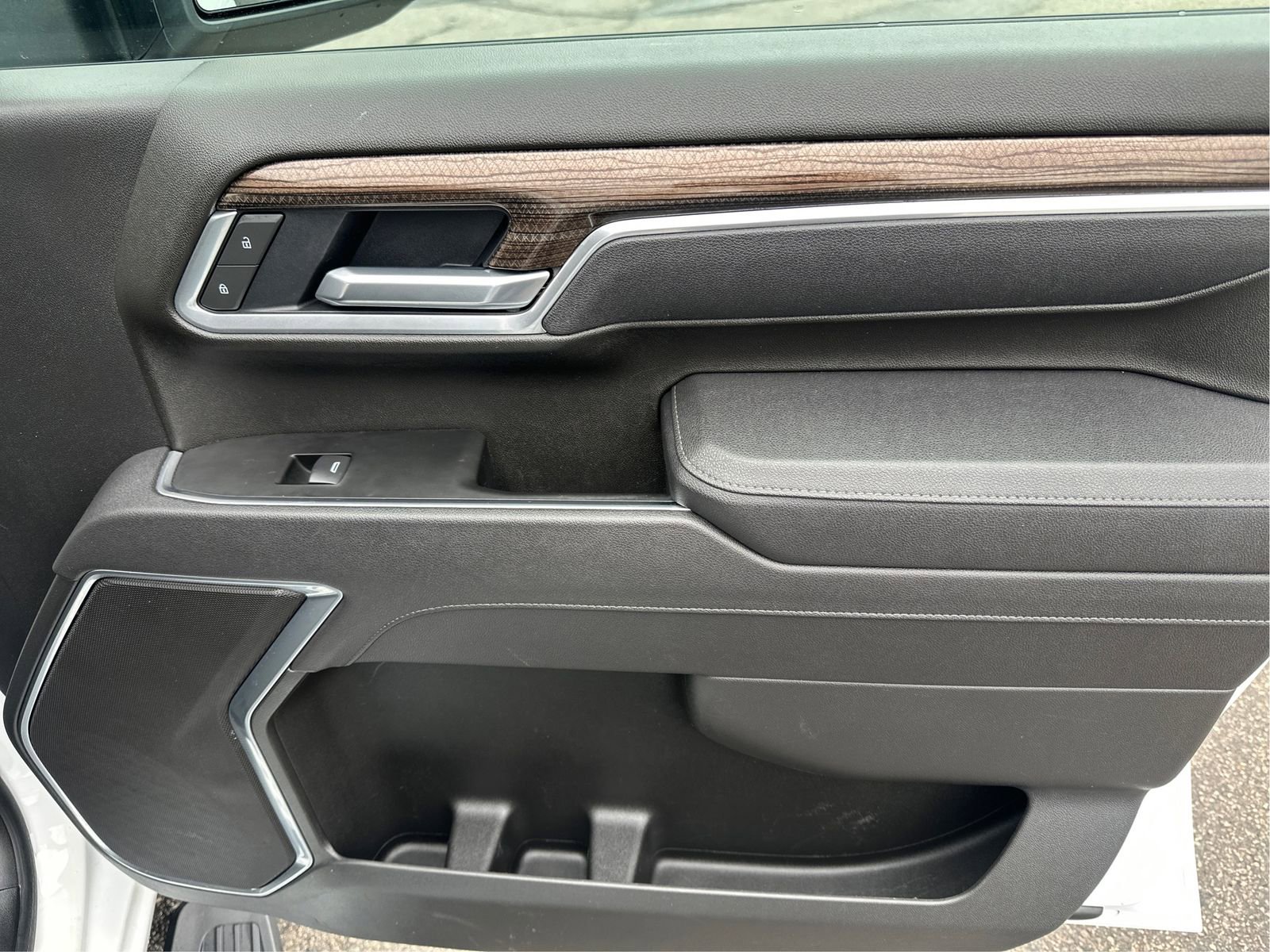 Certified 2025 Chevrolet Silverado 2500 LT w/ Convenience Package image 21