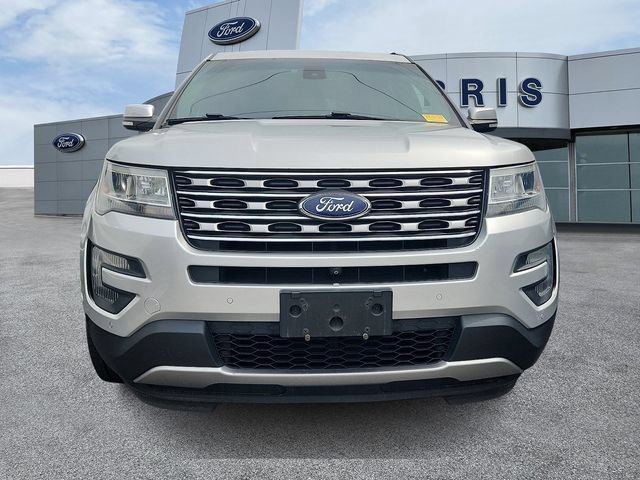 Used 2016 Ford Explorer Limited w/ Equipment Group 301A AWD/4WD image 2