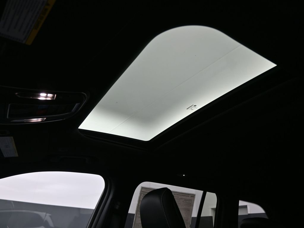 New 2025 Jeep Grand Cherokee Altitude image 2