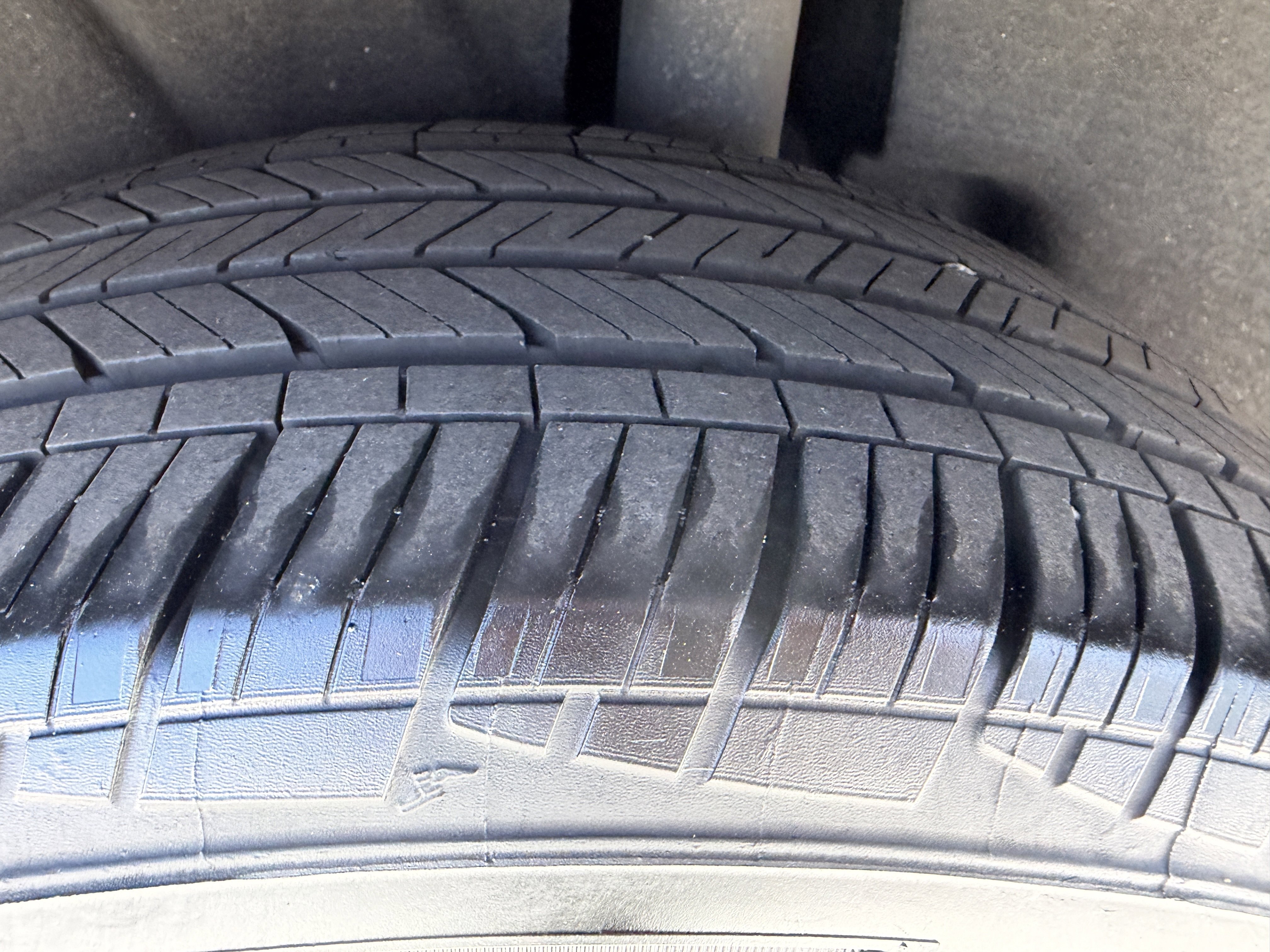 Used 2024 Volkswagen Tiguan SE image 34