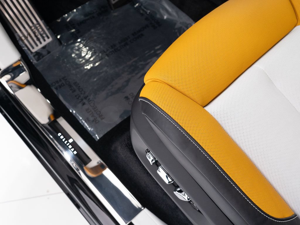 Certified 2026 Rolls-Royce Cullinan AWD/4WD image 13