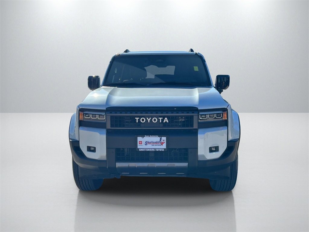 Used 2025 Toyota Land Cruiser video 2