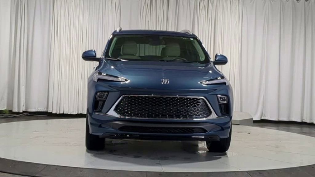 Used 2024 Buick Encore GX Avenir w/ Avenir Convenience Package image 3