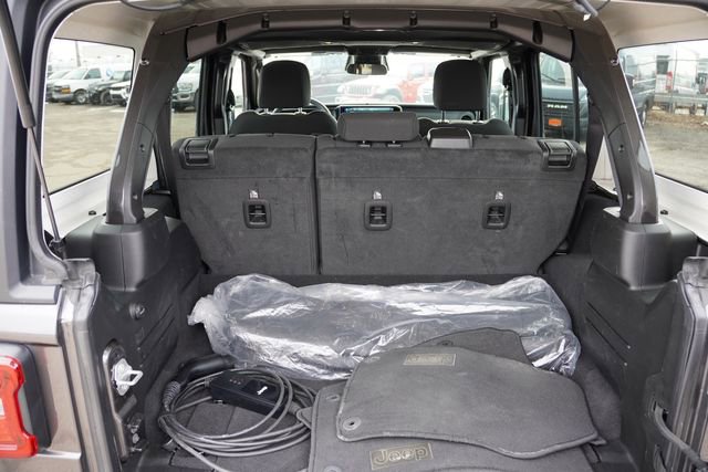 Certified 2025 Jeep Wrangler Unlimited Rubicon 4xe w/ Safety Group image 21