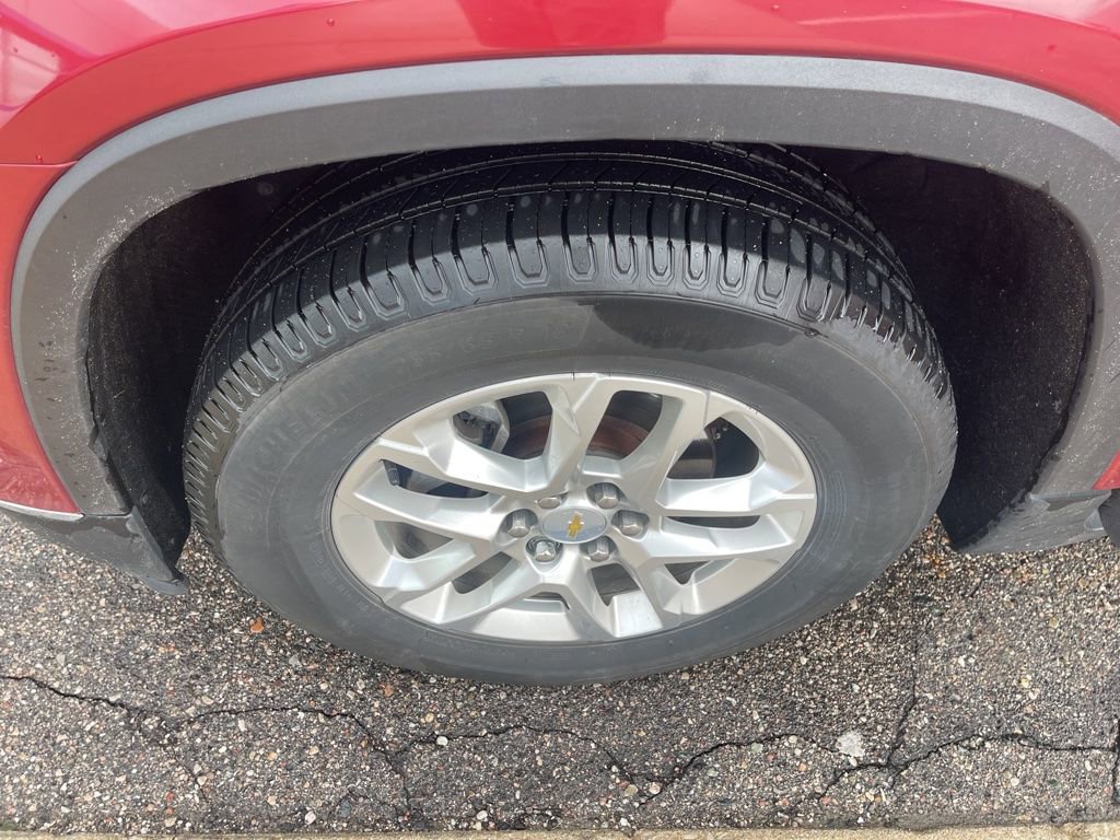 Used 2019 Chevrolet Traverse LT FWD image 21
