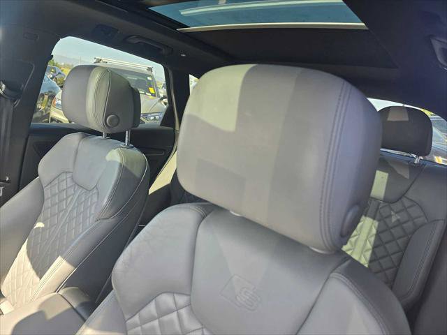 Used 2018 Audi SQ5 Premium Plus w/ S Sport Package image 26