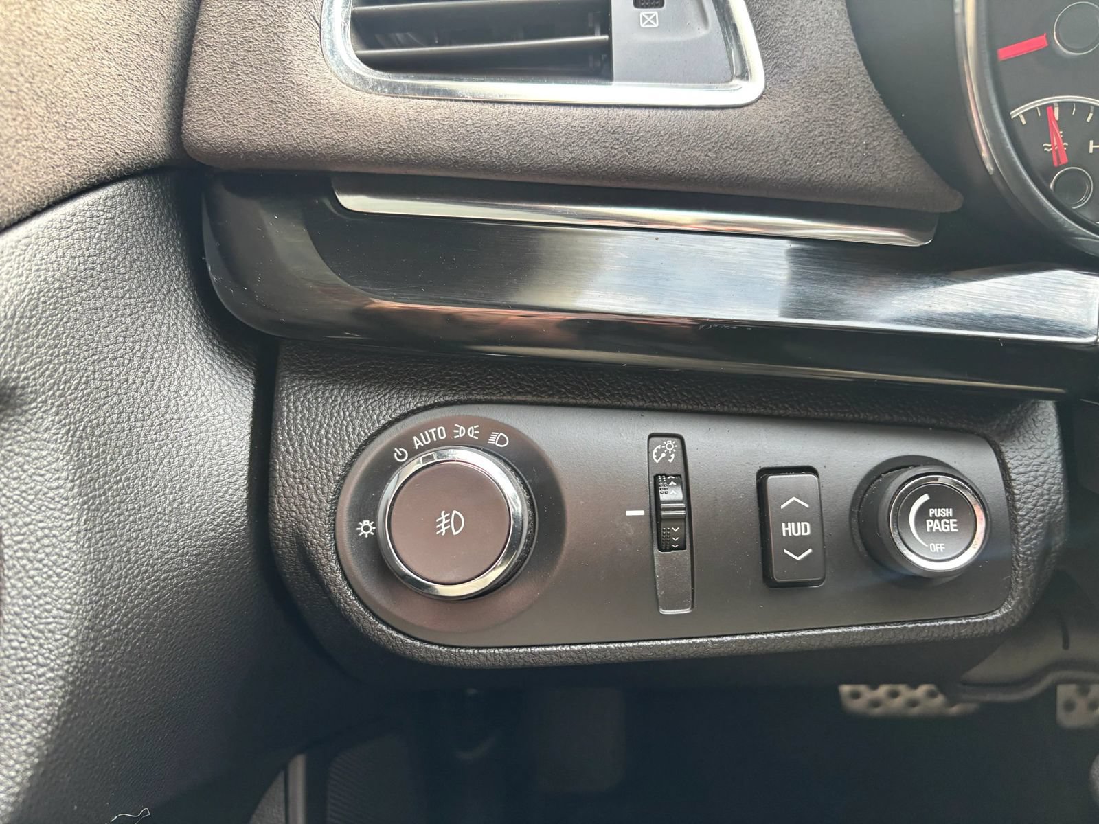 Used 2014 Chevrolet SS RWD image 34
