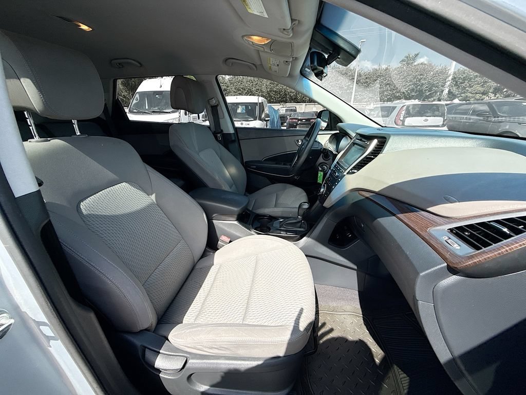 Used 2018 Hyundai Santa Fe SE w/ Cargo Package FWD image 31
