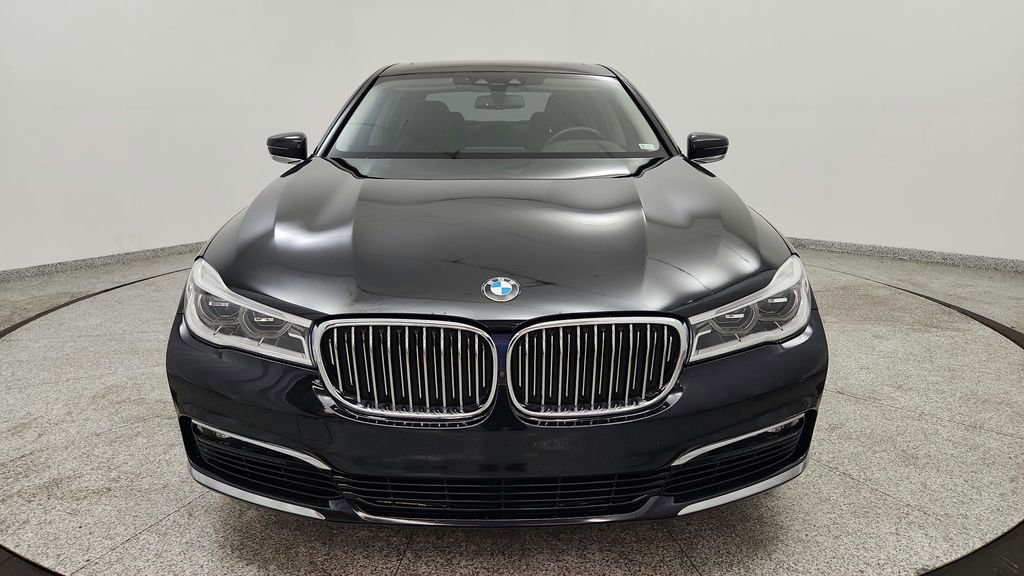 Used 2018 BMW 750i xDrive image 9