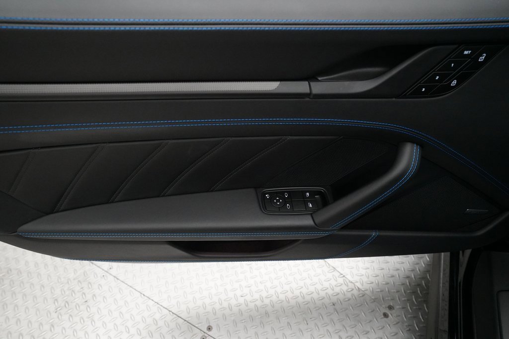 Used 2025 Porsche 911 Carrera S image 17