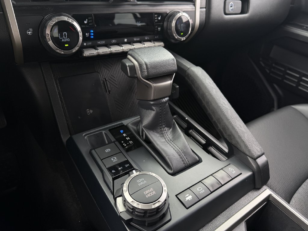 Used 2025 Toyota Tacoma Limited w/ Tow Tech Package AWD/4WD image 19