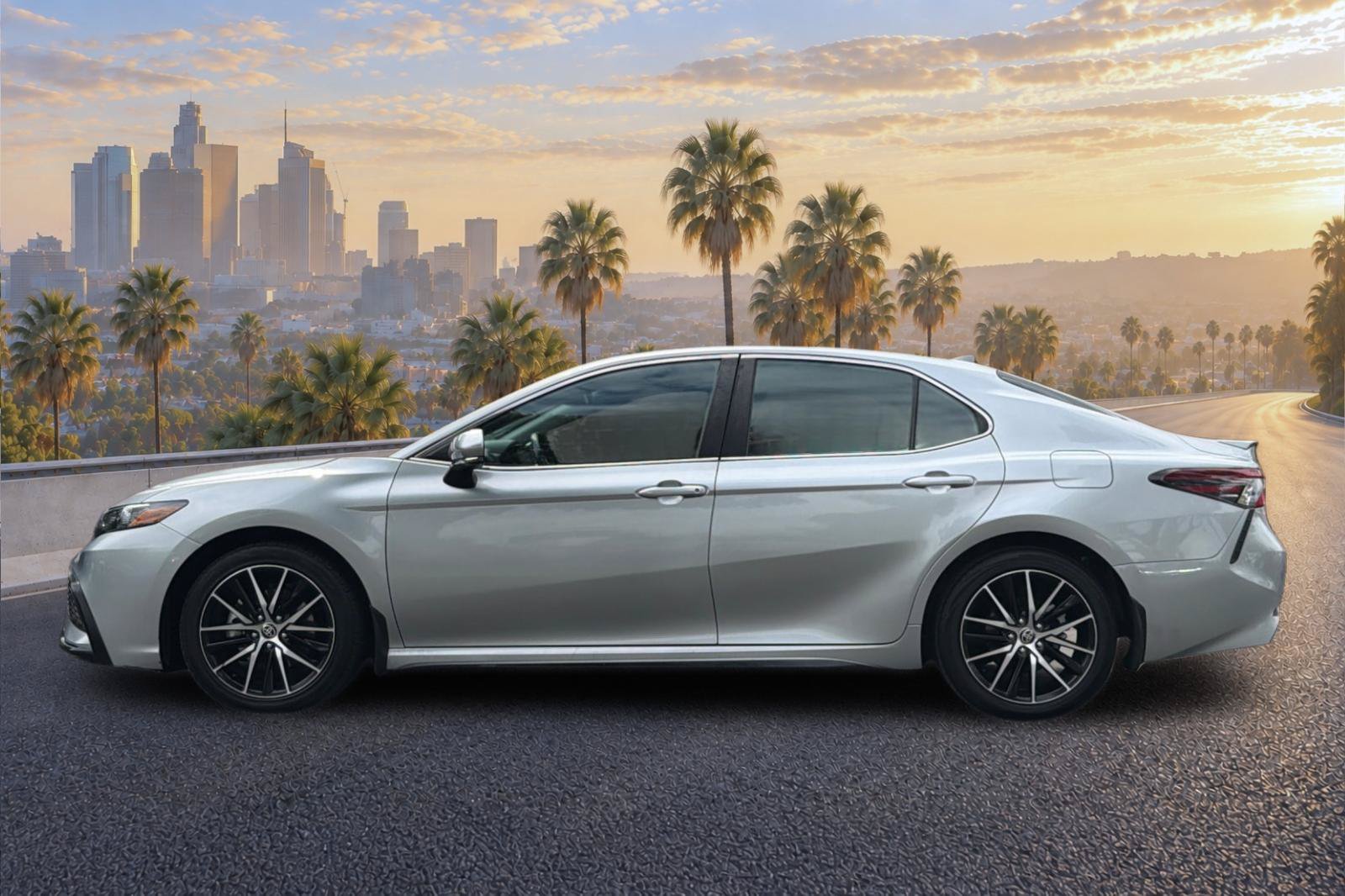 Used 2023 Toyota Camry SE w/ Convenience Package FWD image 7