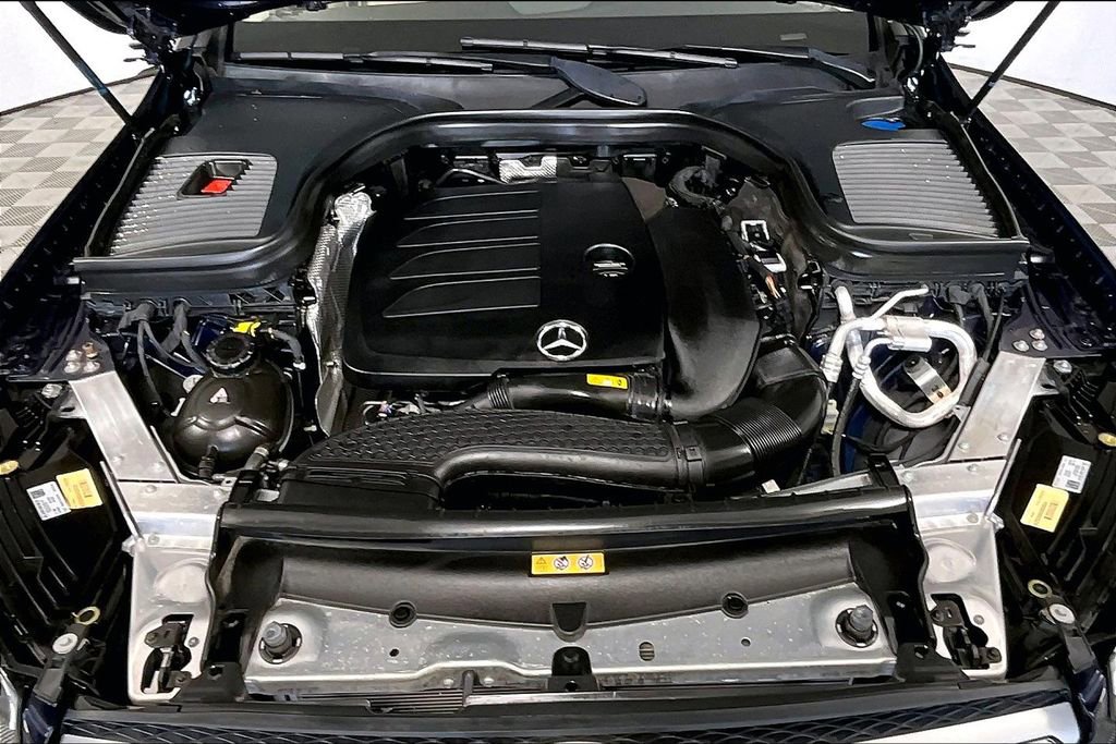 Used 2022 Mercedes-Benz GLC 300 w/ Premium Package Lite image 9