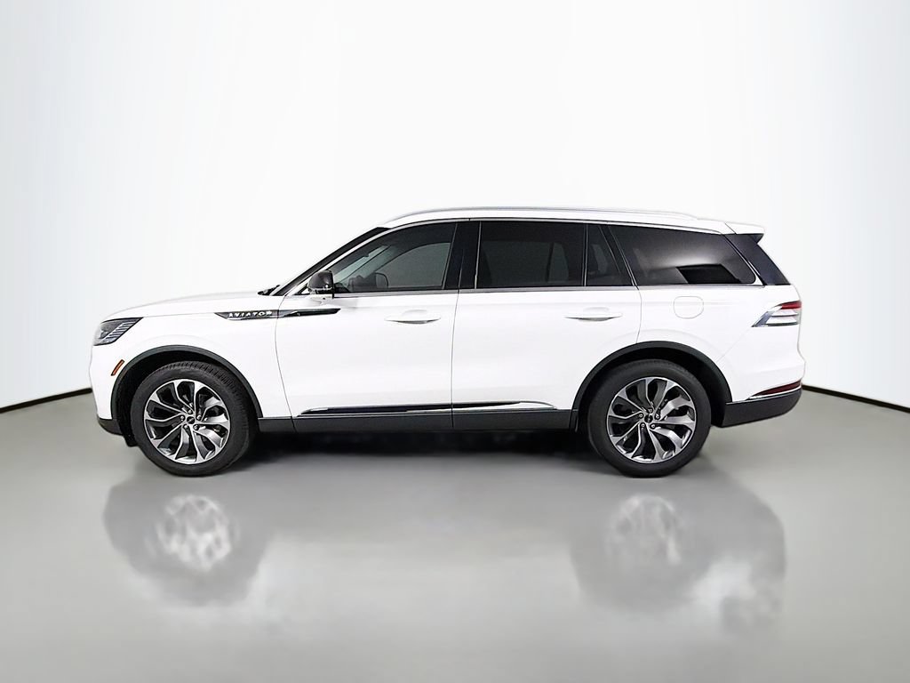Used 2025 Lincoln Aviator Reserve AWD/4WD image 9