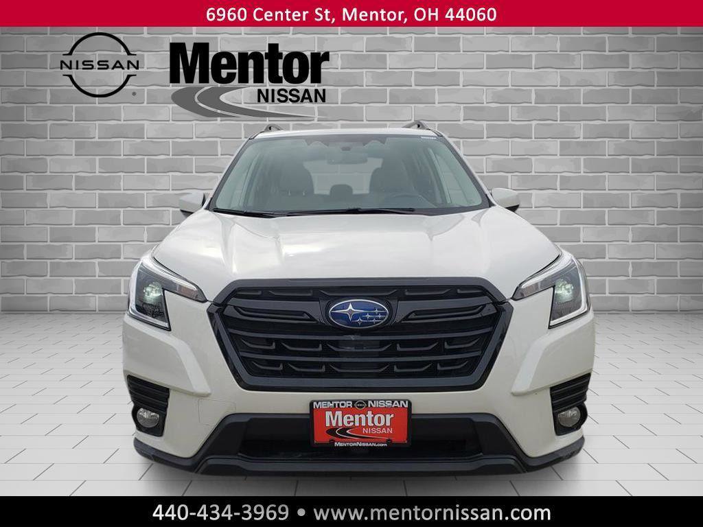 Used 2023 Subaru Forester Premium image 2