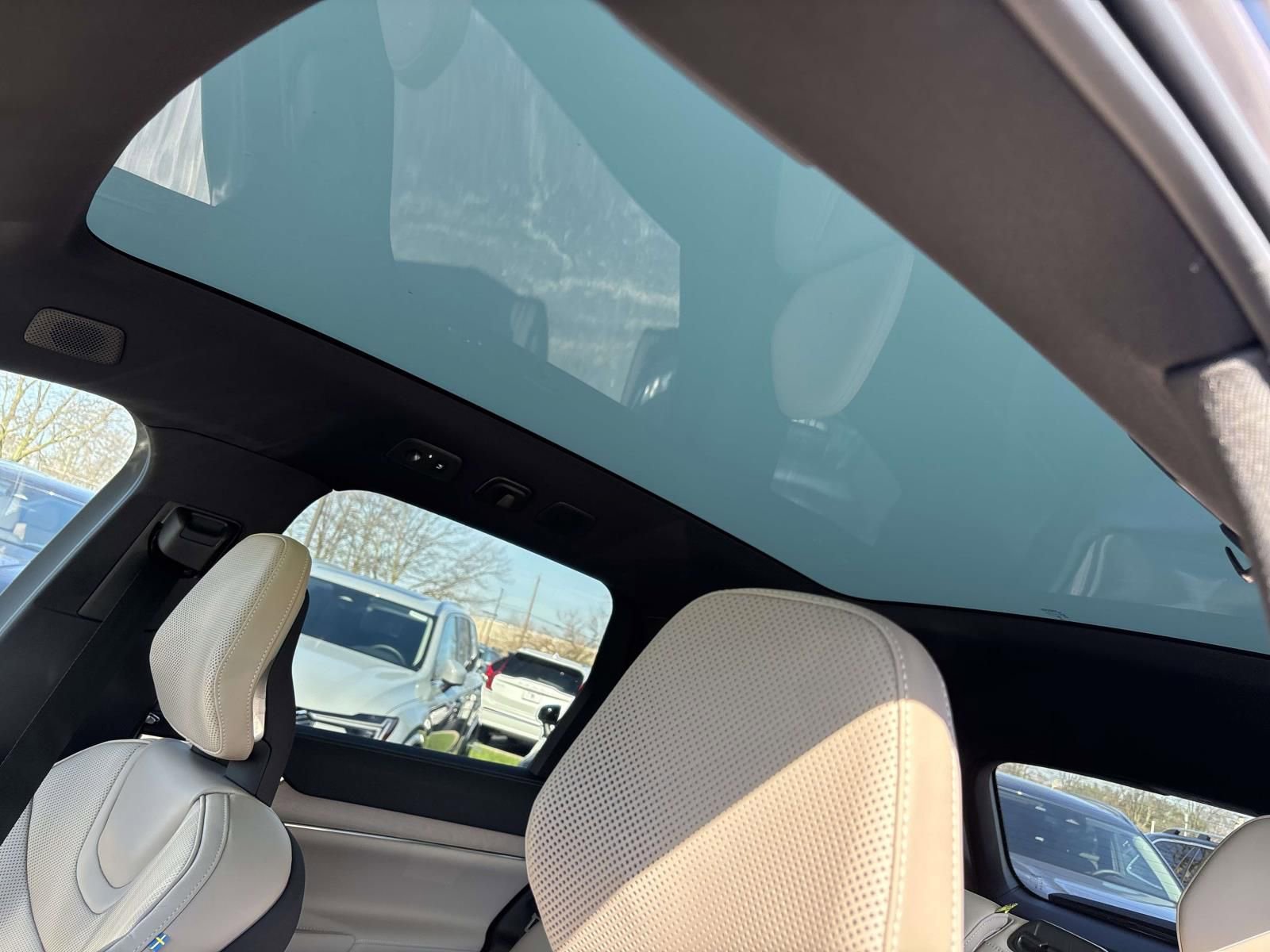 New 2026 Volvo EX90 Ultra image 25