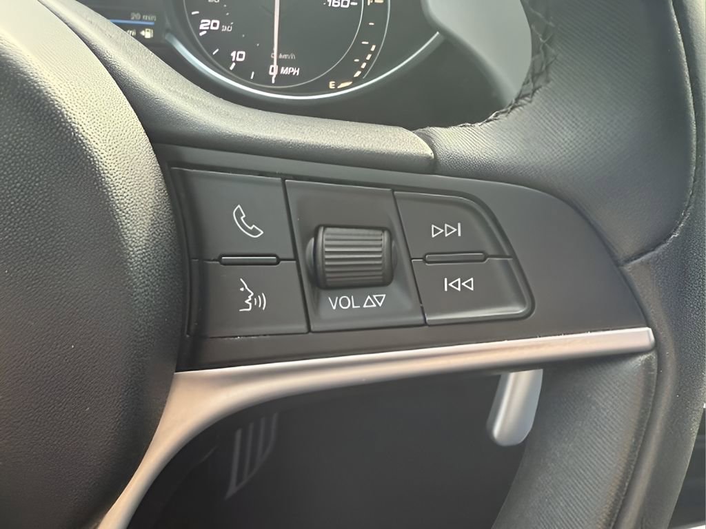 Used 2017 Alfa Romeo Giulia Ti w/ TI 19" Sport Package image 19