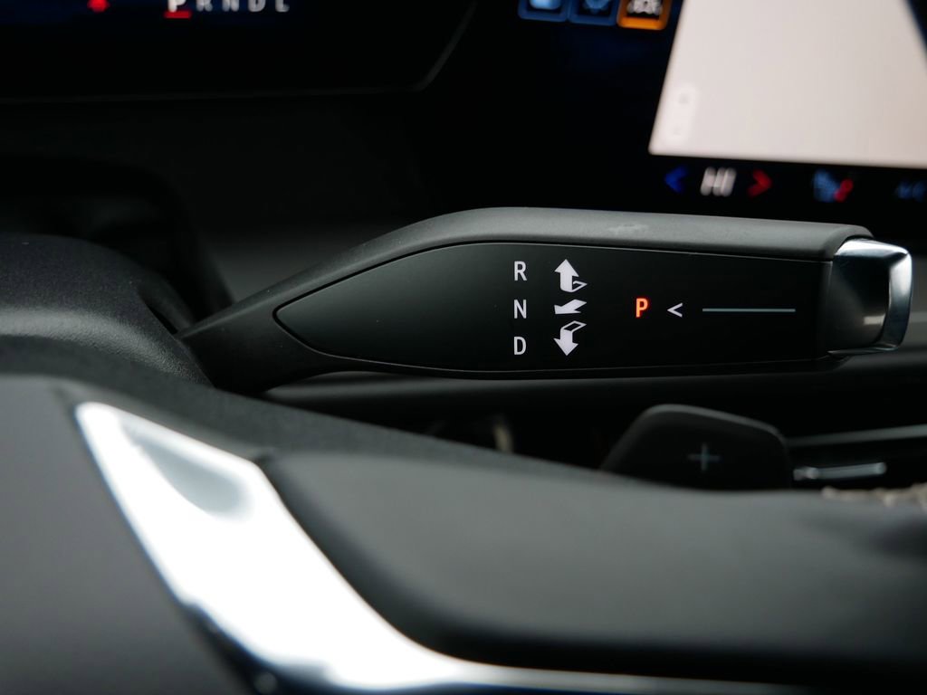 Used 2024 Chevrolet Traverse LT image 25