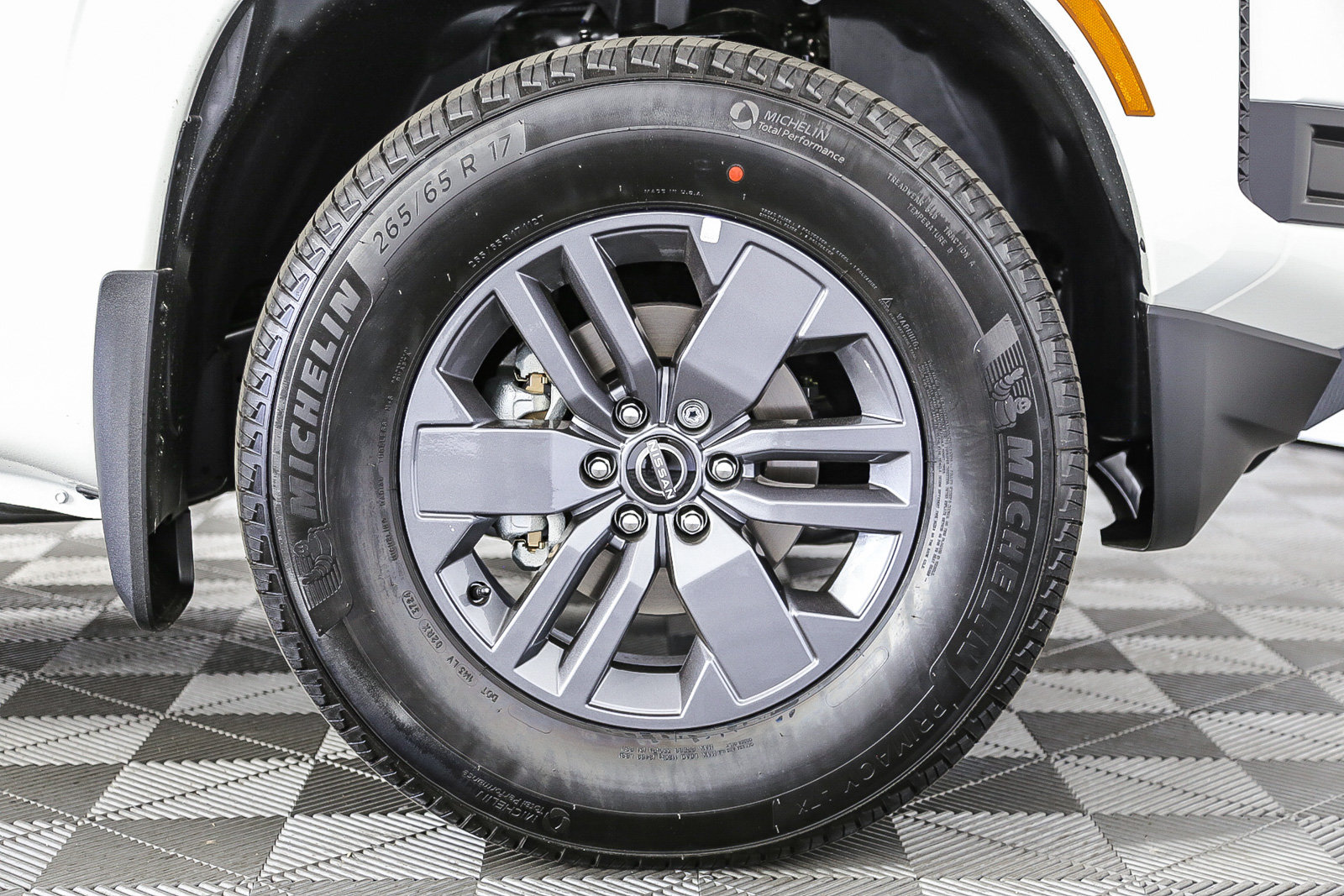 Used 2025 Nissan Frontier SV RWD image 10