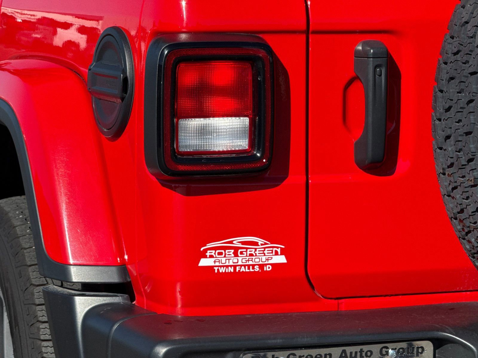 Used 2023 Jeep Wrangler Sahara w/ Cold Weather Group image 32