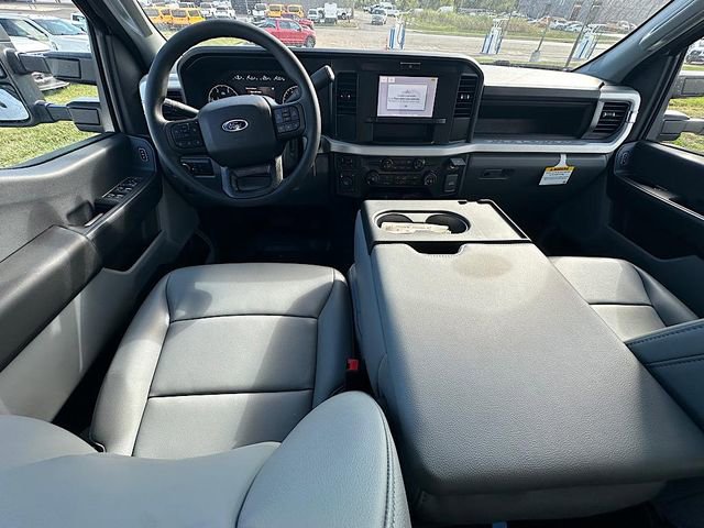 New 2026 Ford F550 4x4 Crew Cab image 15