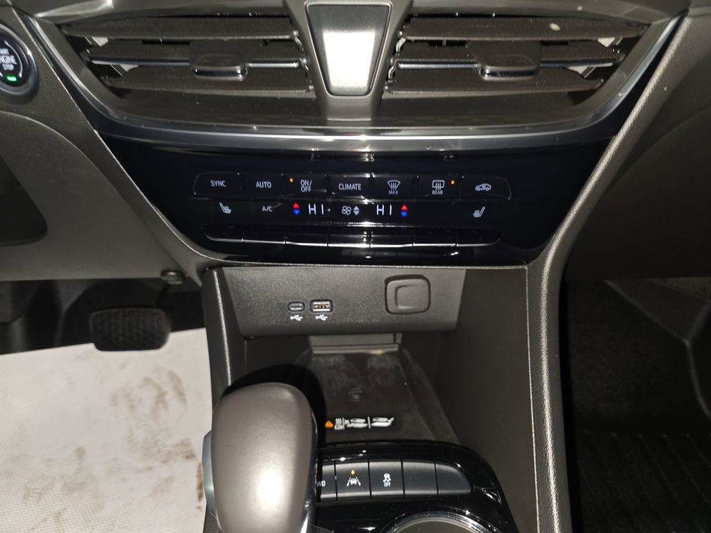 Used 2024 Buick Encore GX Avenir w/ Avenir Technology Package image 20