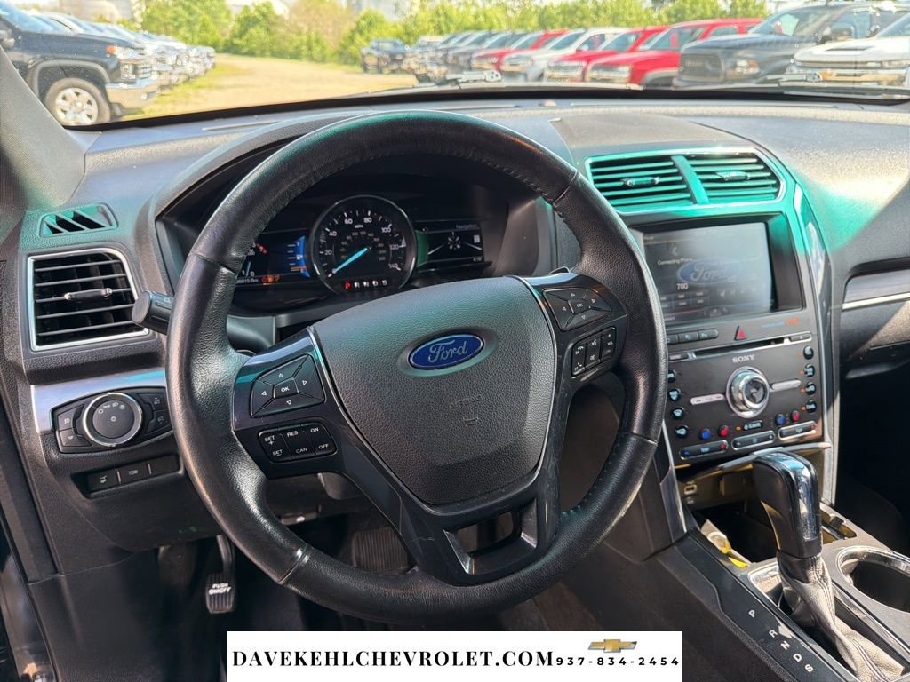 Used 2016 Ford Explorer Limited w/ Equipment Group 301A AWD/4WD image 9
