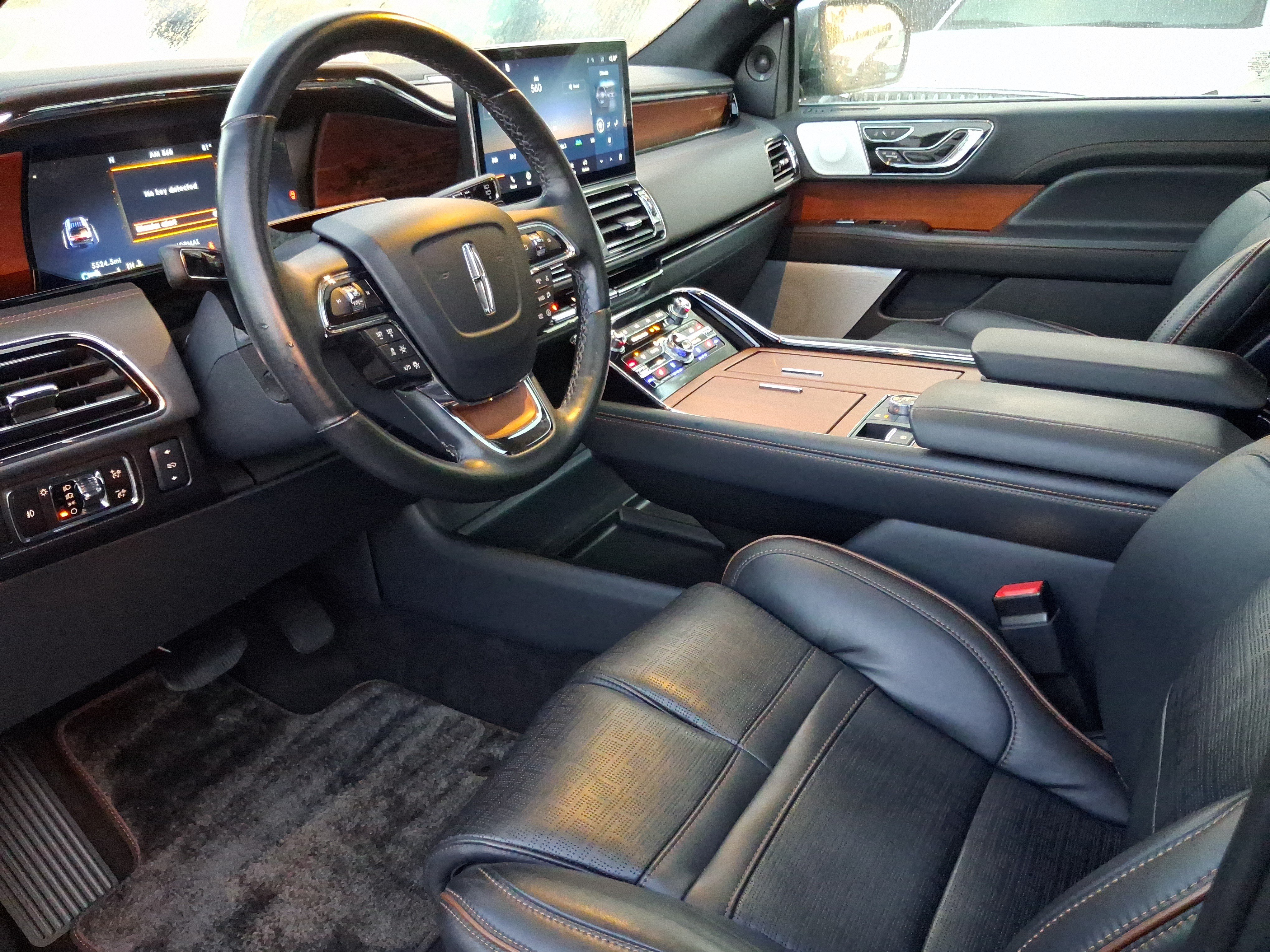 Used 2024 Lincoln Navigator L Black Label AWD/4WD image 11