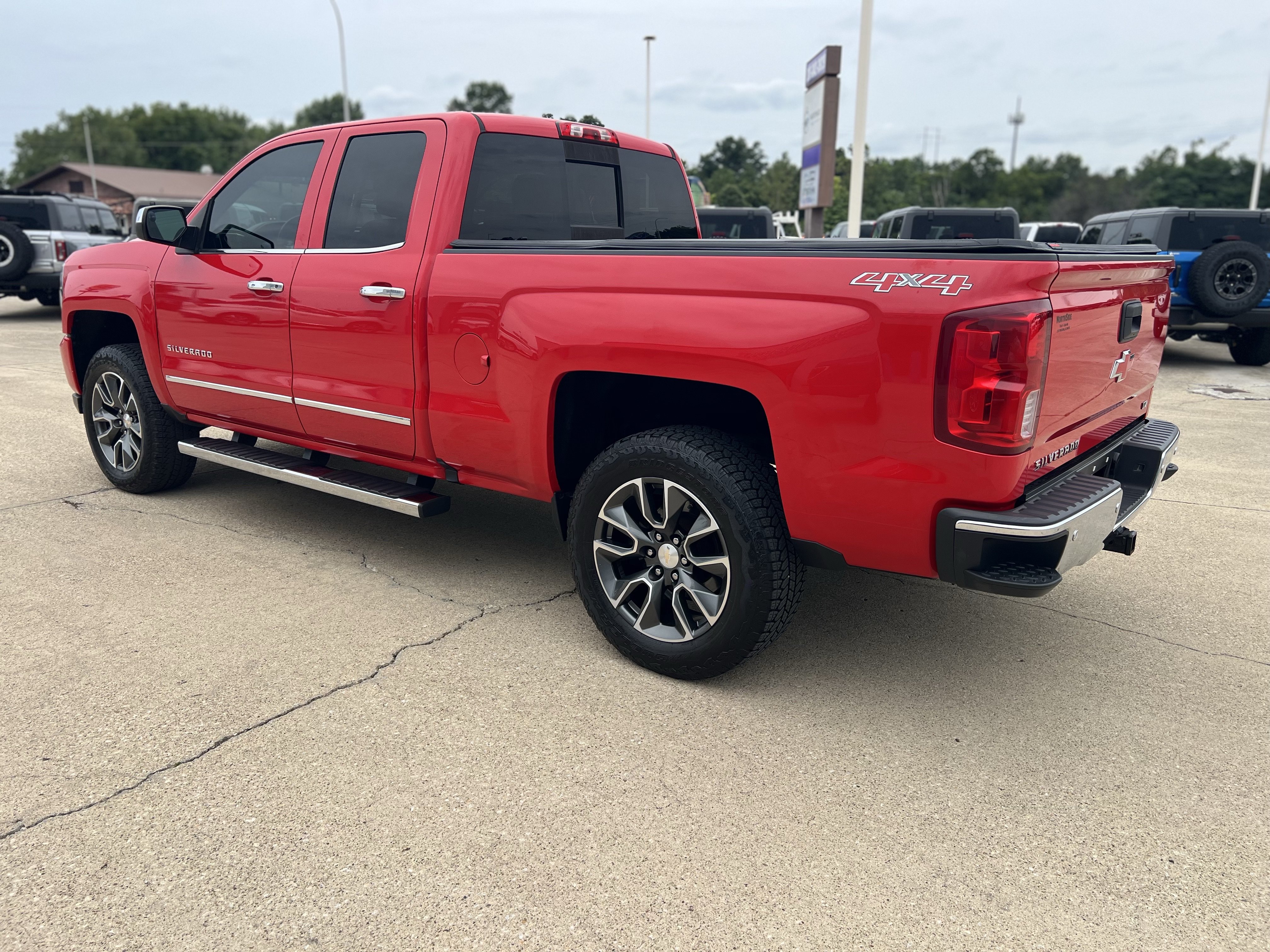 Used 2016 Chevrolet Silverado 1500 LTZ w/ LTZ Plus Package AWD/4WD image 18
