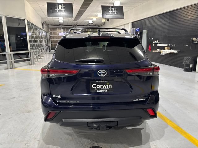 Used 2020 Toyota Highlander XLE AWD/4WD image 8