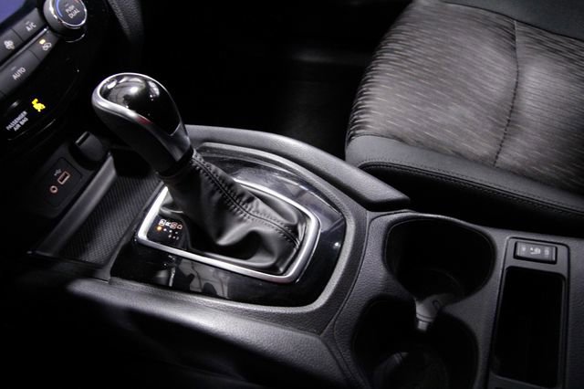 Used 2020 Nissan Rogue SV image 27