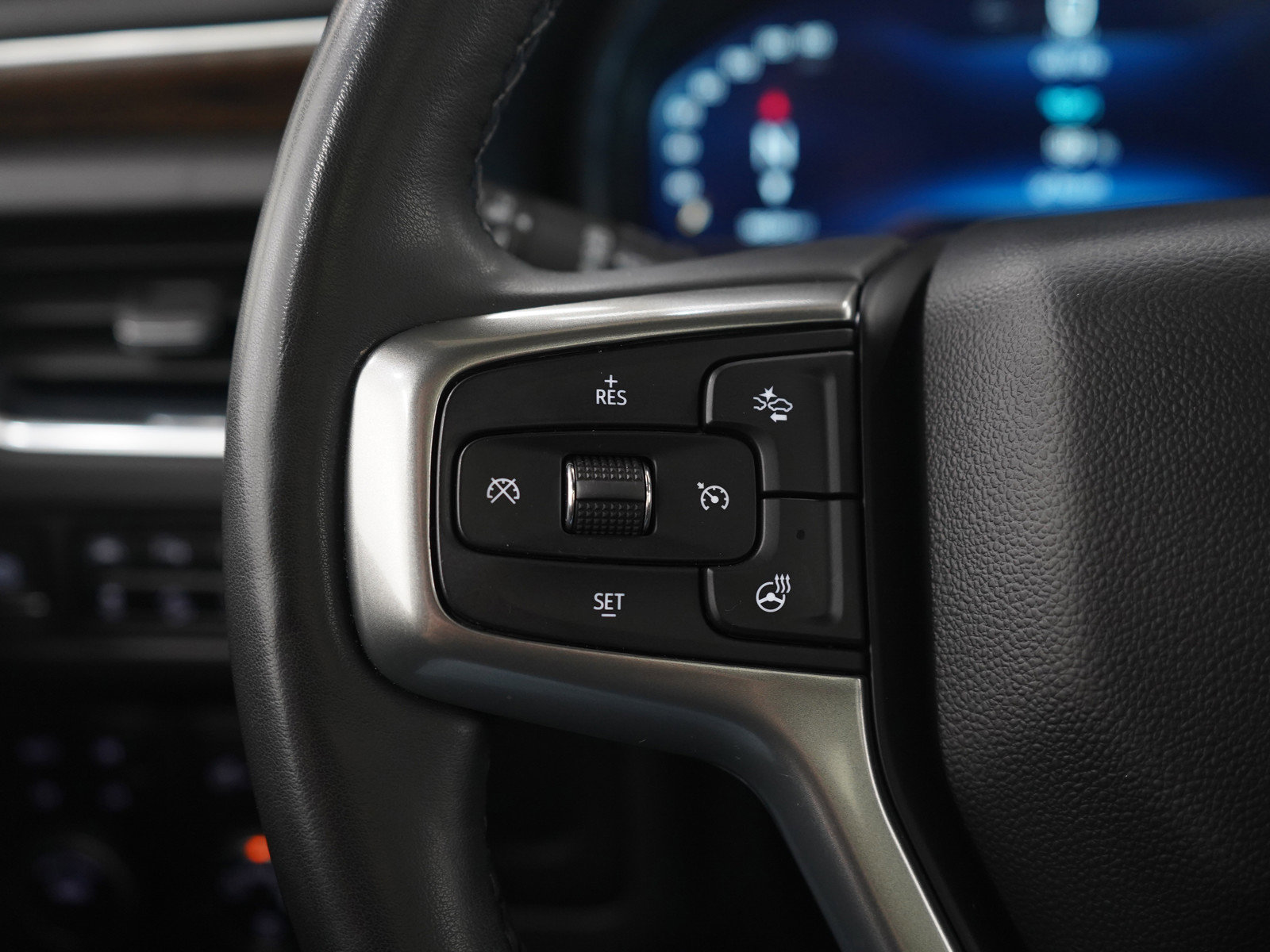 Used 2023 Chevrolet Tahoe Premier w/ Premium Package 2 AWD/4WD image 29