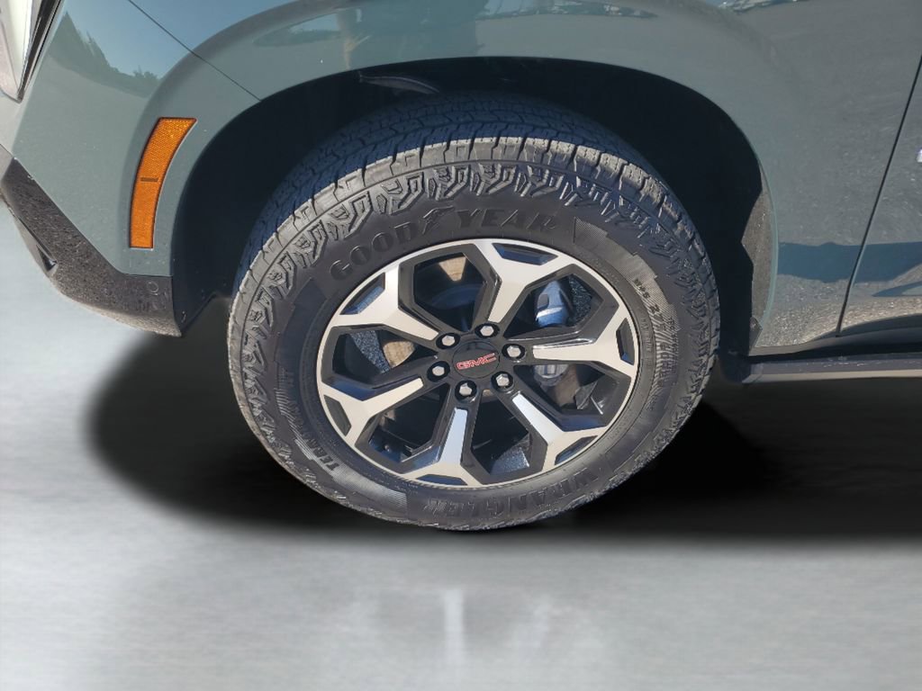 Used 2025 GMC Yukon AT4 w/ AT4 Premium Package image 10