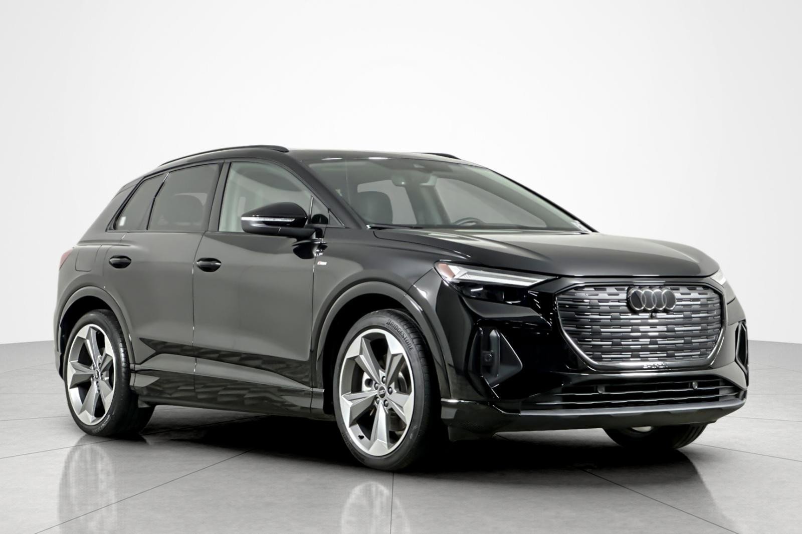 Used 2025 Audi Q4 e-tron Premium Plus image 7