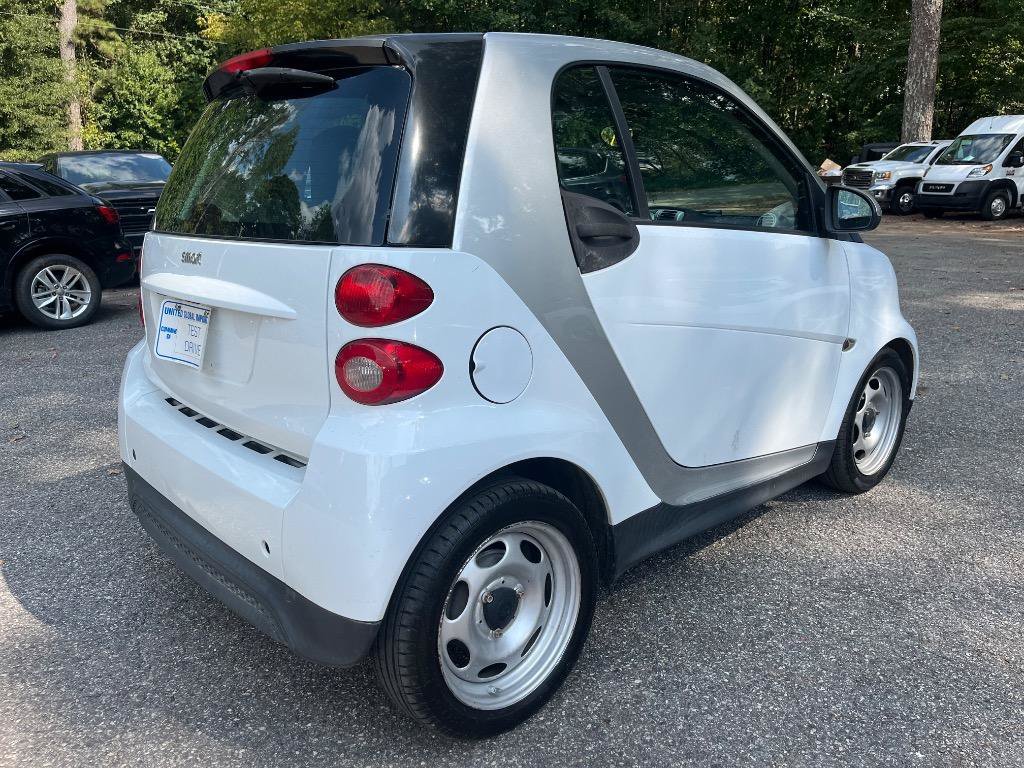 Used 2014 smart fortwo pure RWD image 5