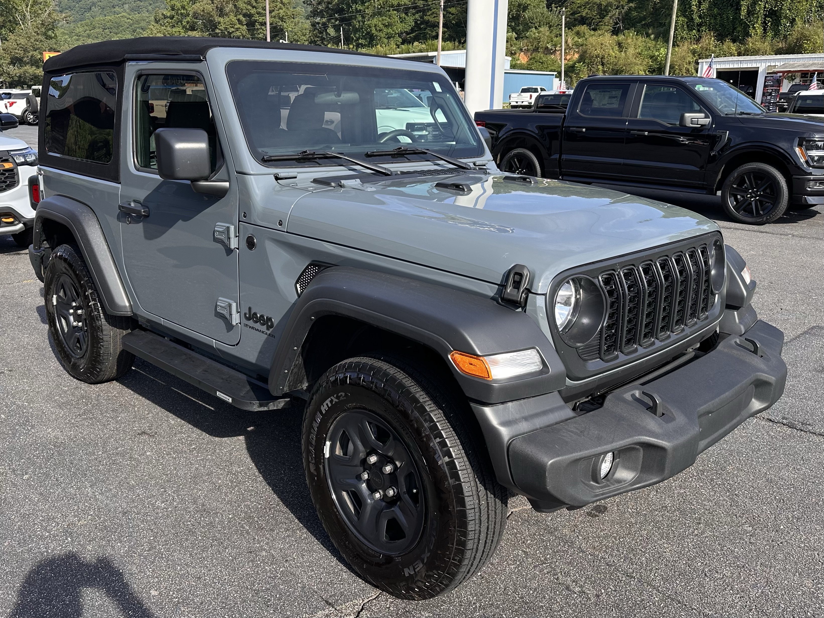 Used 2024 Jeep Wrangler Sport AWD/4WD image 4