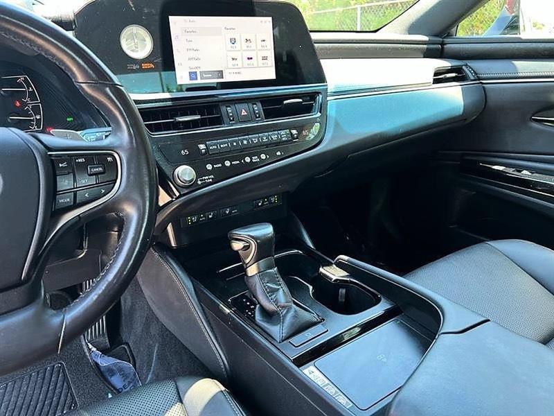 Used 2024 Lexus ES 350 w/ Premium Package FWD image 19
