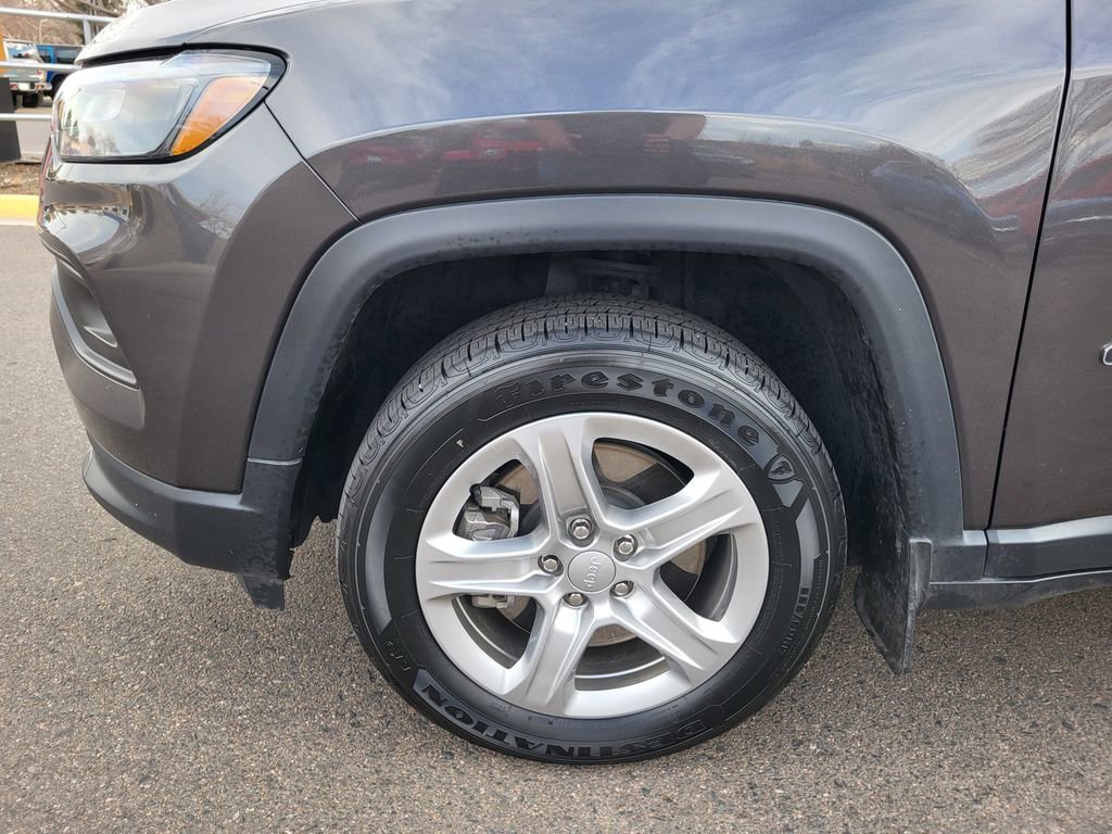 Used 2023 Jeep Compass Latitude image 10