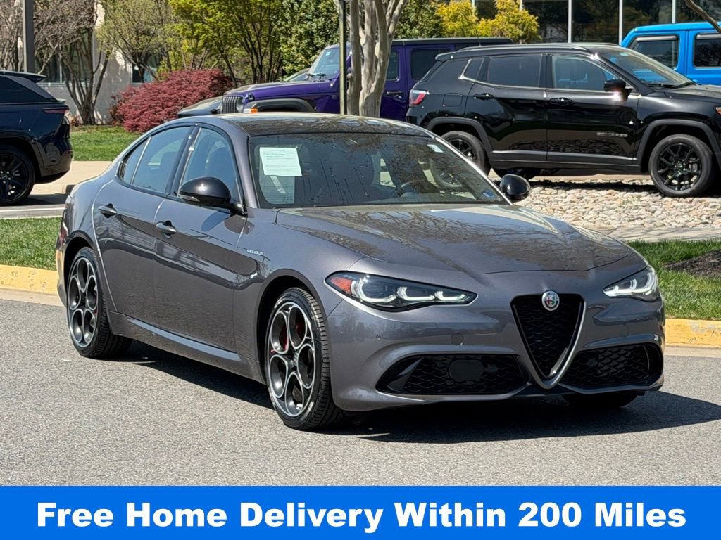 Used 2024 Alfa Romeo Giulia Veloce image 1