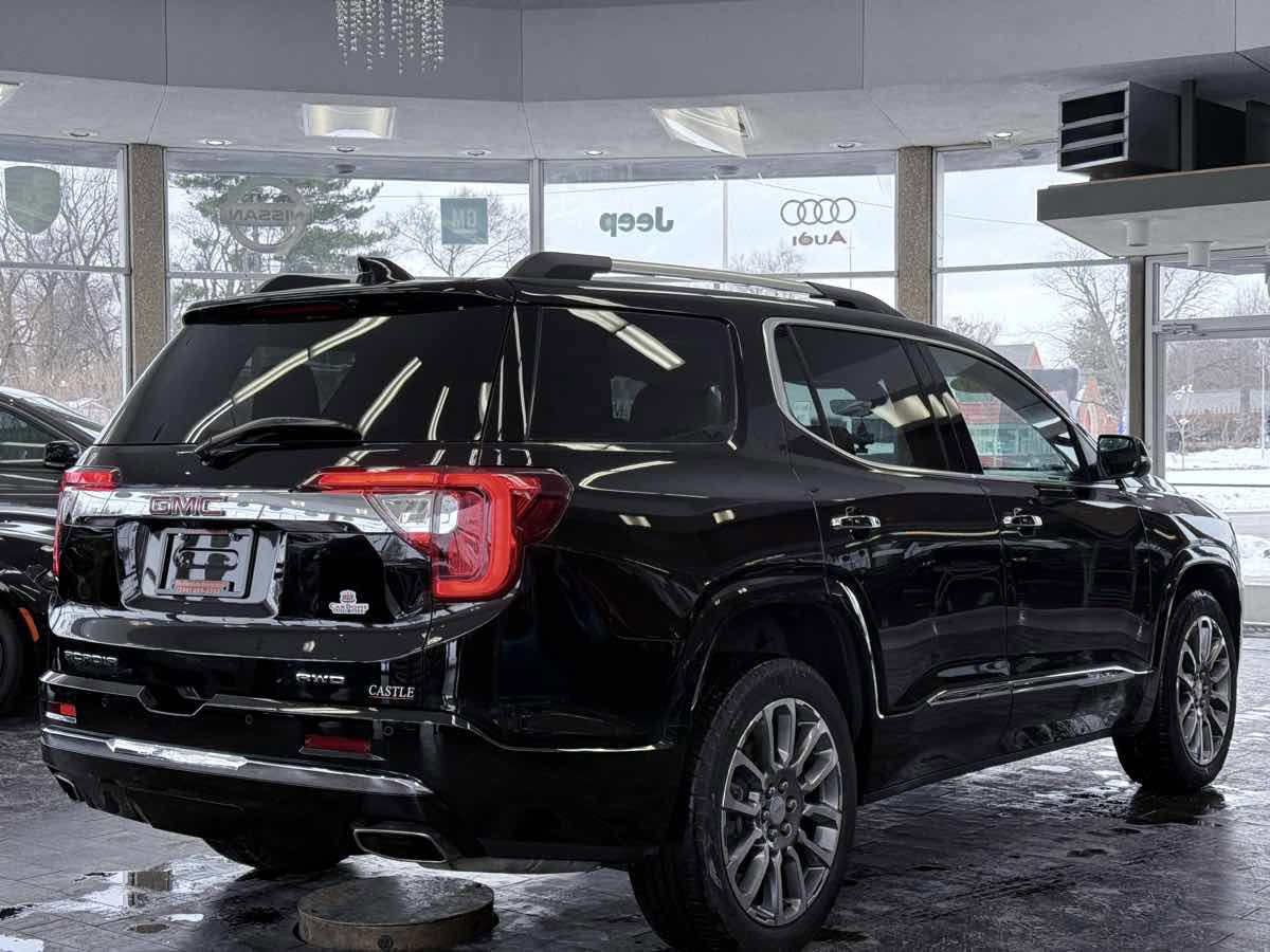Used 2023 GMC Acadia Denali w/ Denali Ultimate Package AWD/4WD image 7