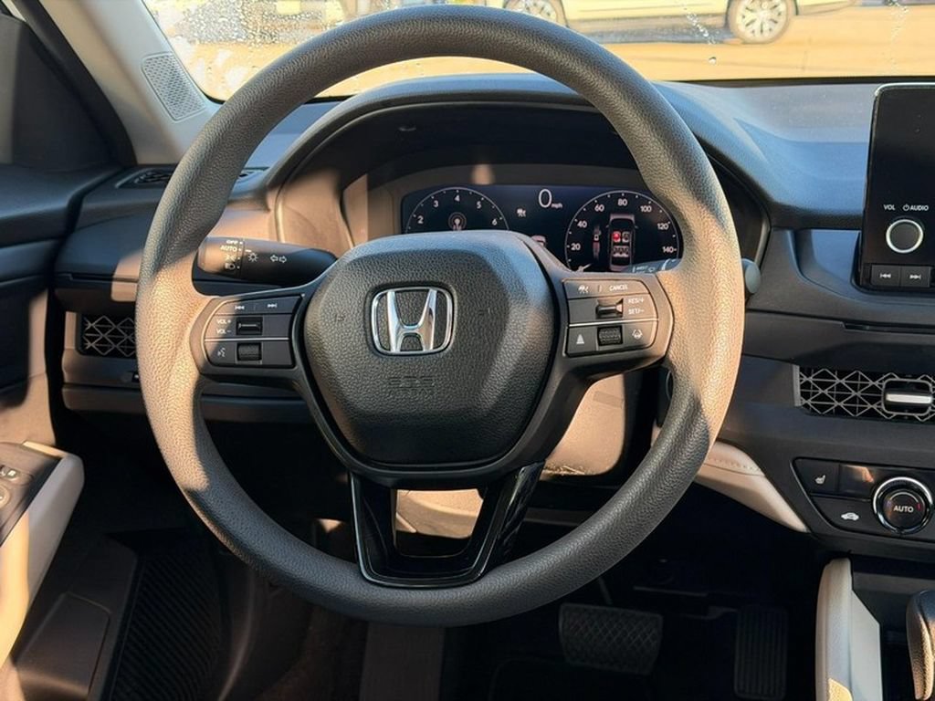 Certified 2025 Honda Accord SE image 13