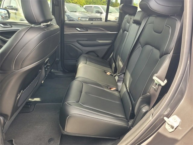 New 2025 Jeep Grand Cherokee Limited image 6