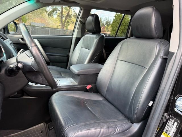 Used 2012 Toyota Highlander SE w/ Tow Pkg AWD/4WD image 11