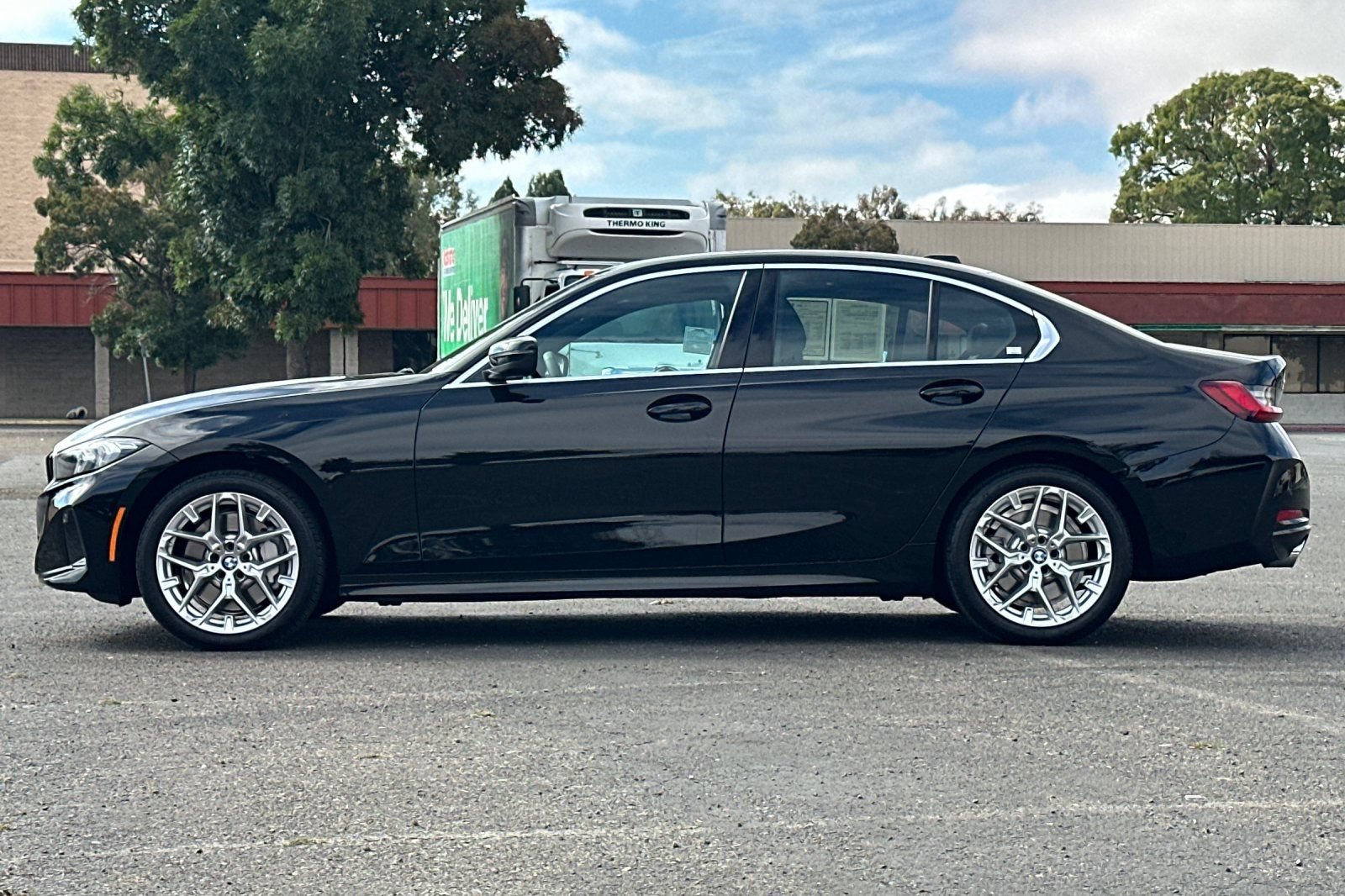 Used 2026 BMW 330i xDrive Sedan AWD/4WD image 6