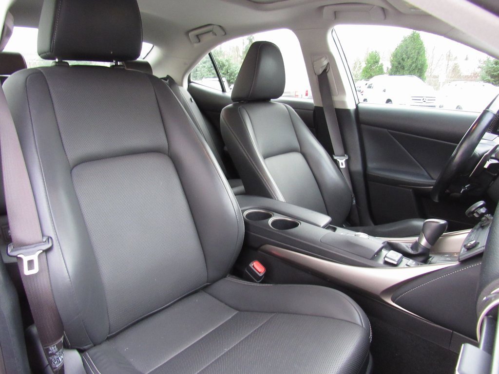 Used 2016 Lexus IS 300 AWD image 18