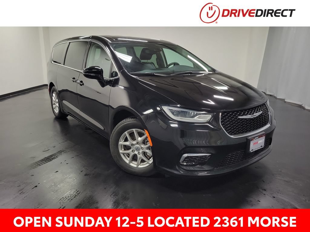 Used 2024 Chrysler Pacifica Touring-L